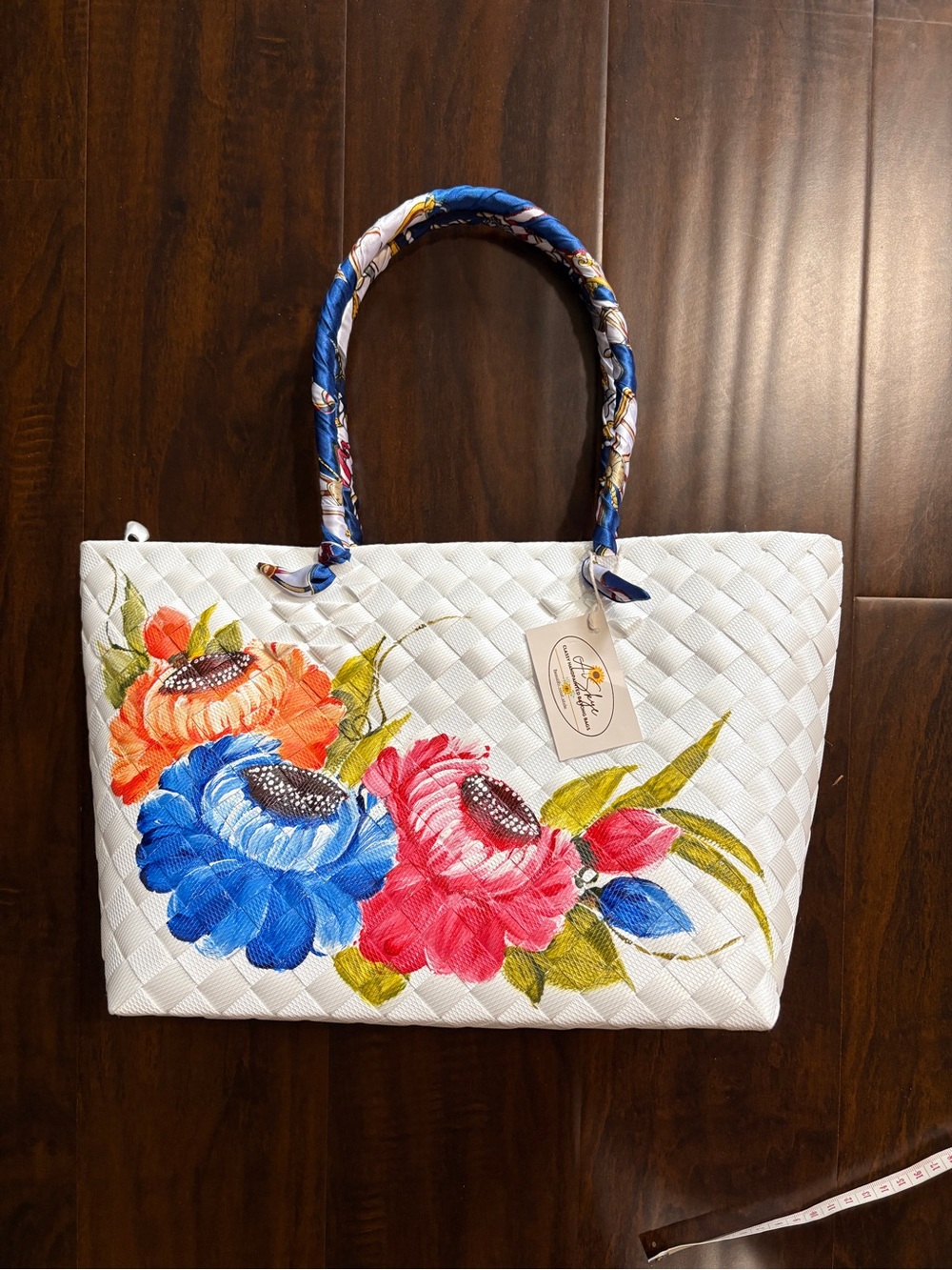 Handmade tote with zipper